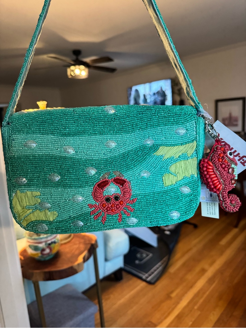 Viral Beaded Bag Seahorse - Picture 3 of 3